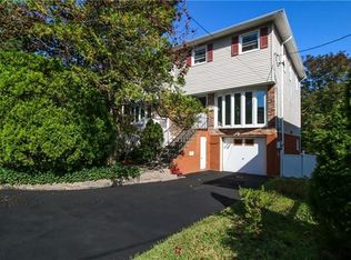 10 Regina Pl, Yonkers, NY 10703
