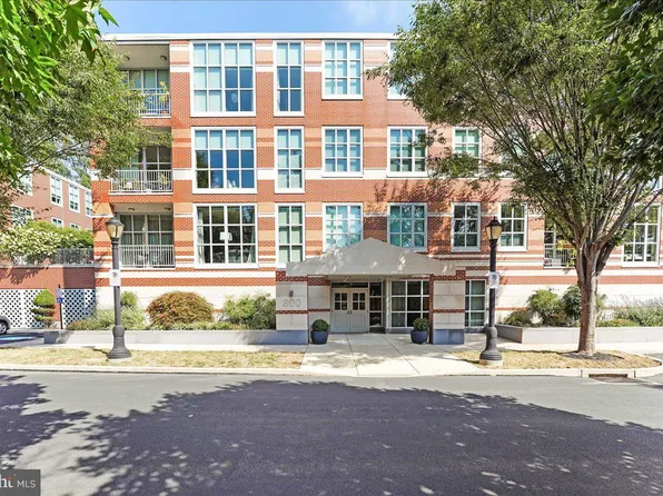 332 Lancaster Ave, Wayne, PA 19087