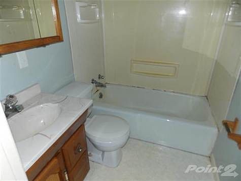 5th image of 1409 Hill St