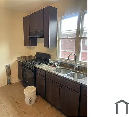 3 bed, 1150 sqft, $1,950 — Photo 1