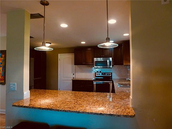 2nd image of 5564 Hamlet Ln