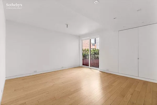 Sold by Sotheby's International Realty | media 13