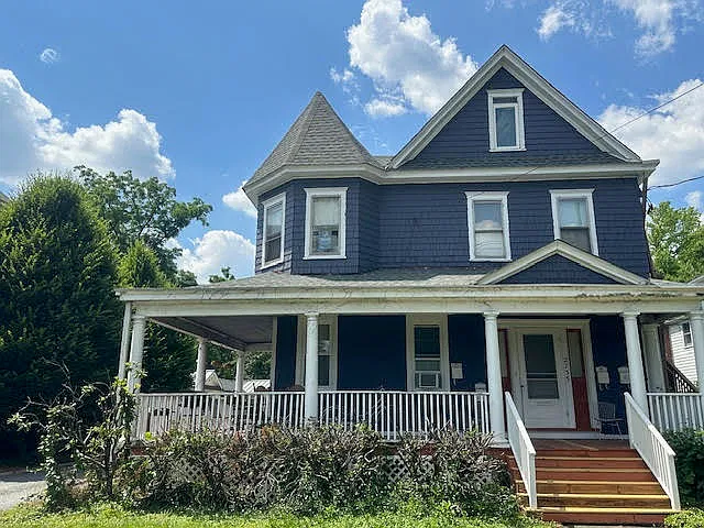 2 bed, $2,245 — Photo 1
