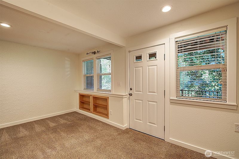 4th image of 21654 98th Avenue S