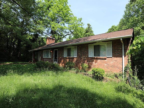 2nd image of 1003 Craigmont Dr