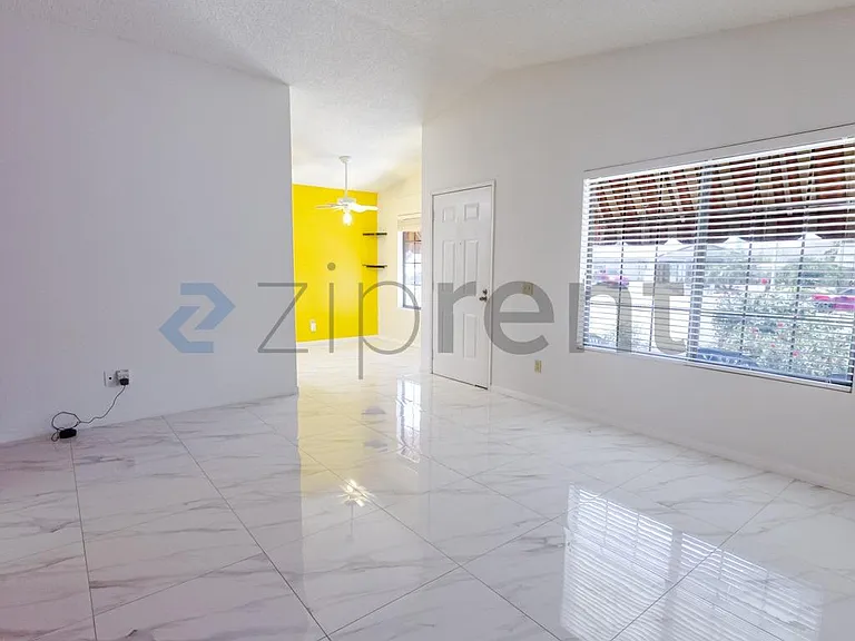 28238 Corte Retiro — Photo 3