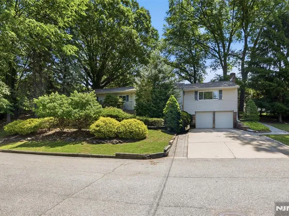165 Glenn Ave, Norwood, NJ 07648