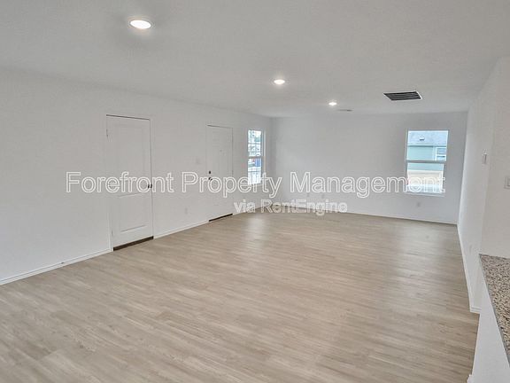 5th image of 10307 Devon Wheel St