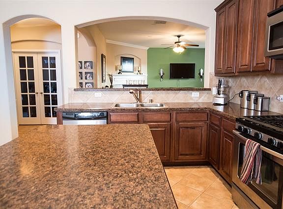 4th image of 15633 Gatehouse Dr