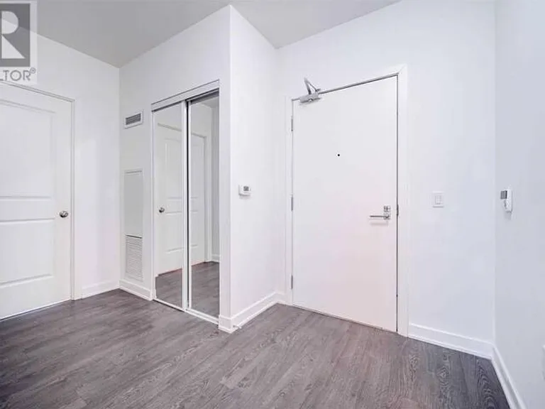 4677 Glen Erin Dr #102 — Photo 24