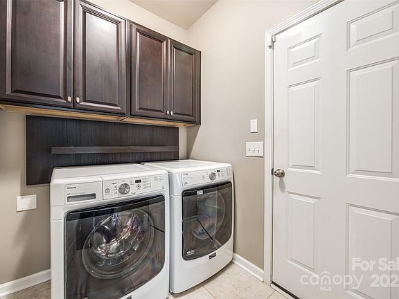 4th image of 6024 Glenmore Garden Dr