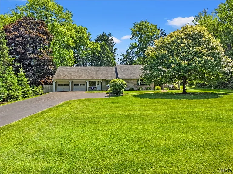 30 Lyndon Rd — Photo 4