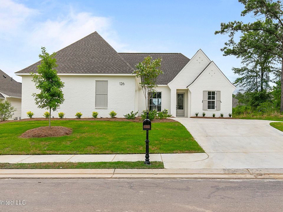 1st image of 126 Lakecrest Dr