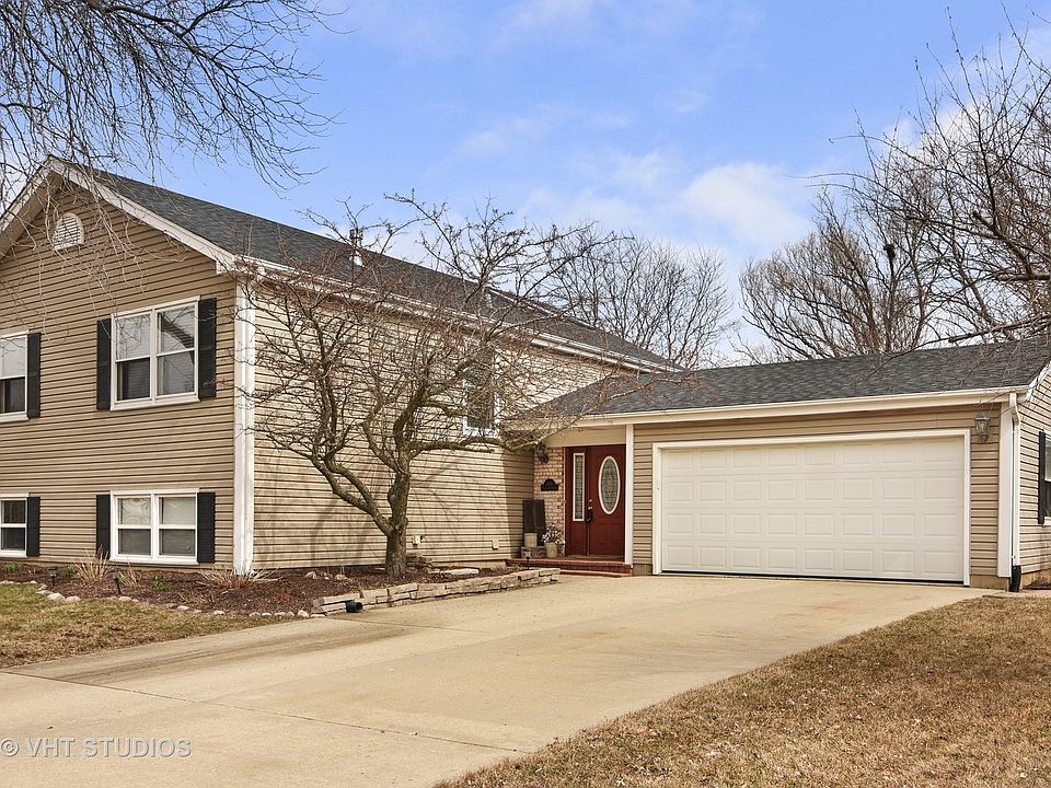 1st image of 798 Stillwater Ct