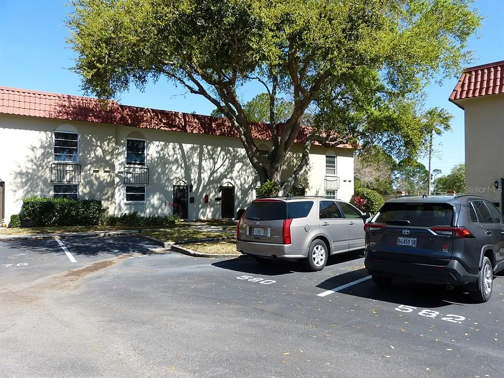 Building Photo - 2700 Bayshore Blvd #580