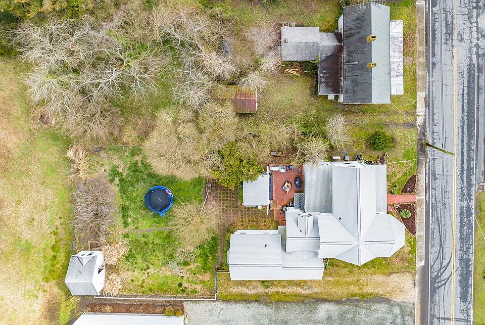 39 Main St, Wachapreague, VA 23480 Zillow