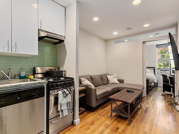 2nd image of 91 Christopher St APT 21