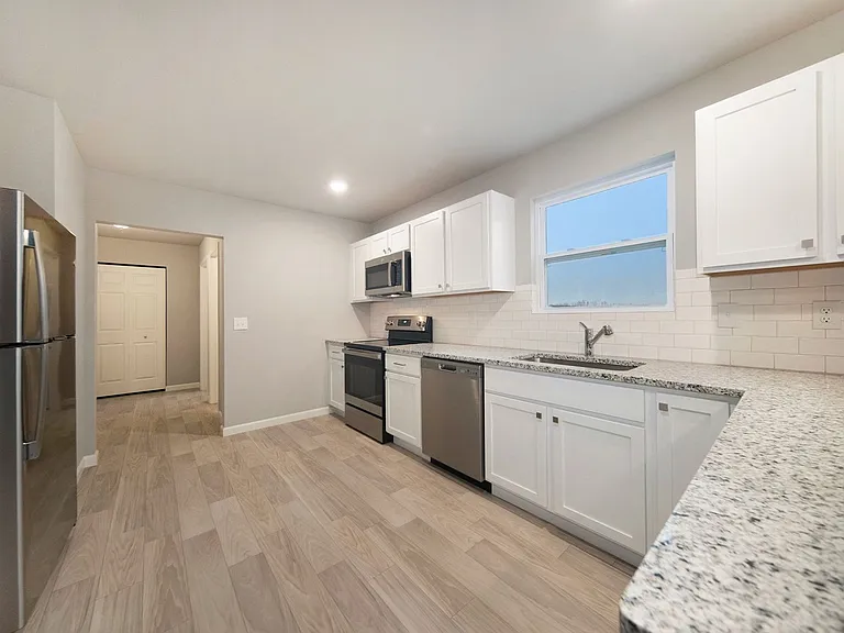 2142 Farm Valley Dr — Photo 3