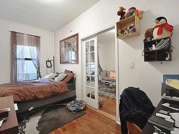 4th image of 1028 2nd Ave APT 2R