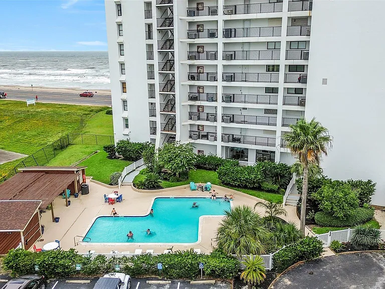 7310 Seawall Blvd #605 — Photo 2