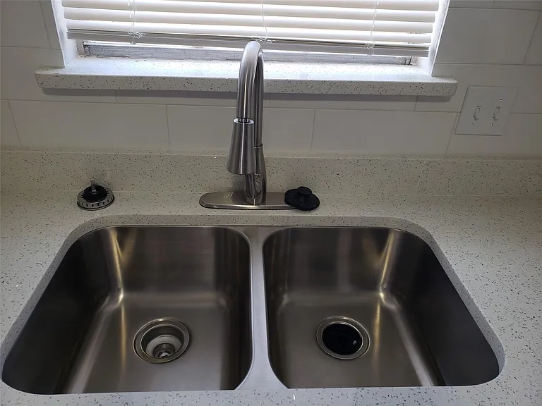 11710 Southlake Dr #29 — Photo 9