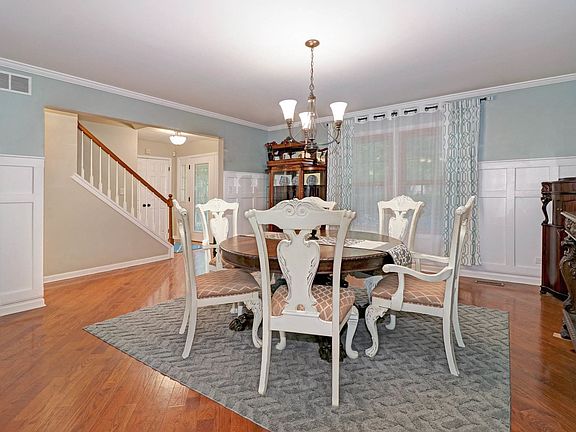 5th image of 728 Thornapple Dr