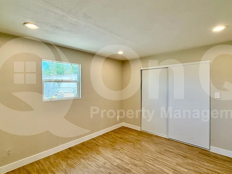 231 S 1st St #1 — Photo 4