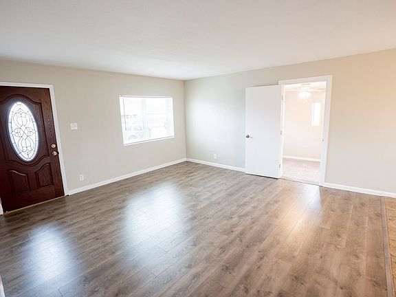 3rd image of 1601 Eastover Dr