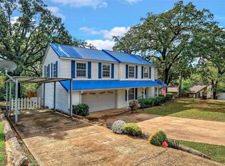 1208 W Hull St, Denison, TX 75020