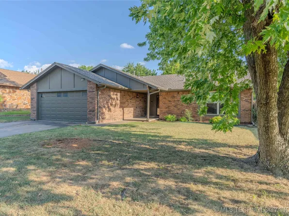 206 E 23rd St, Owasso, OK 74055