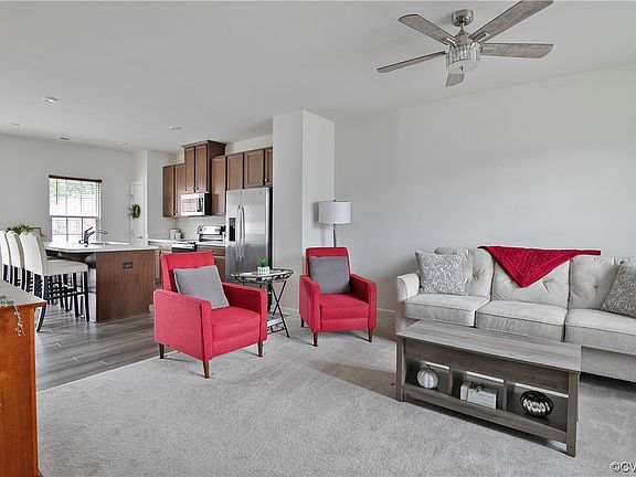 3rd image of 222 Sag Harbor Ct