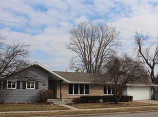 820 E Pershing St, Appleton, WI 54911