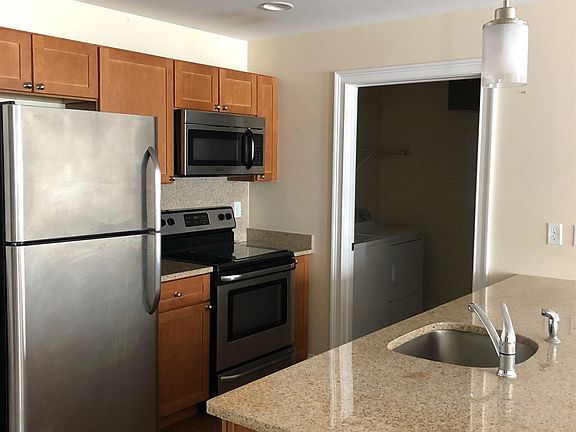 4th image of 60 Weibel Ave #3HP312