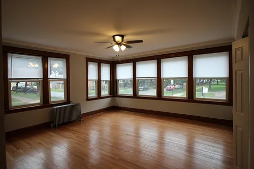 2657 N Harding Ave #2 Photo 1