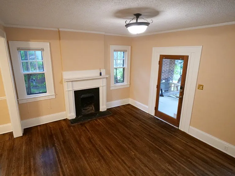 1110 E Worthington Ave — Photo 5