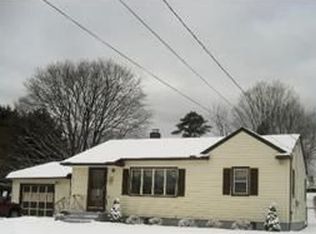 30 Overlook Dr, Chicopee, MA 01013