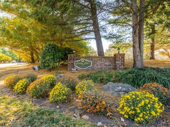 104 Crabapple Ln, Franklin Twp., NJ 08823