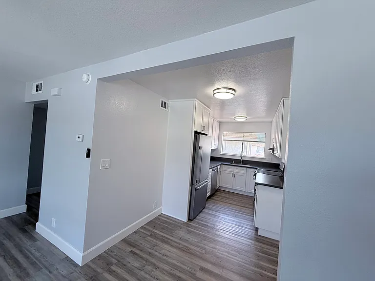 3280 Cabrillo Ave #3 — Photo 7