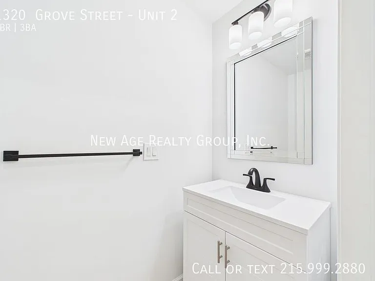 1320 Grove St #2 — Photo 9