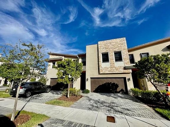2nd image of 10571 NW 81st St #10571