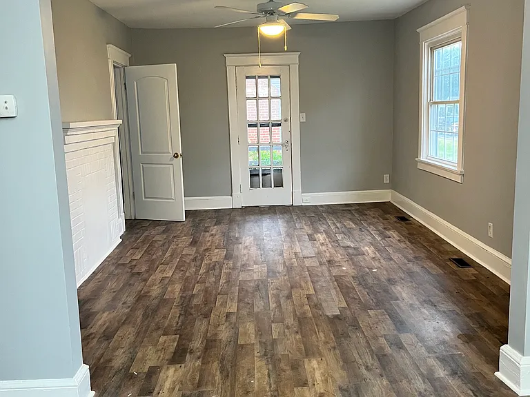 1502 E Laburnum Ave — Photo 1