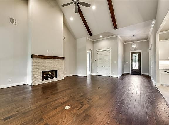 4th image of 2406 Briarwood Cv