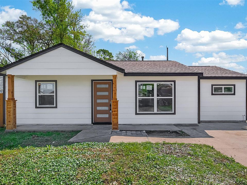 1st image of 3209 McCrarey Dr
