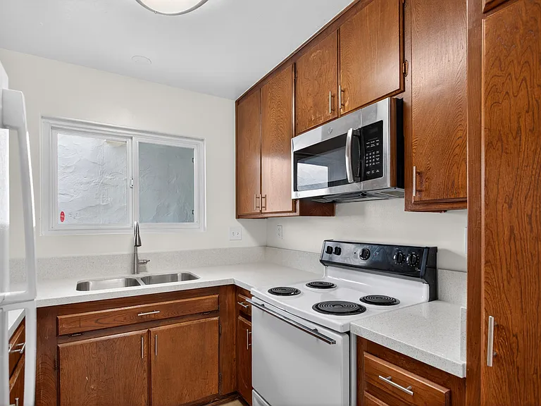 Casa Grande Apartments — Photo 40