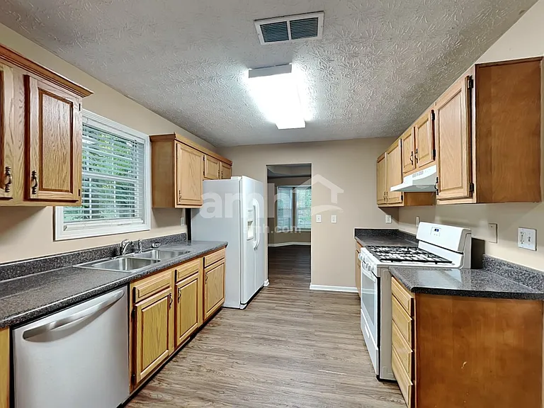 356 McMillan Rd — Photo 3