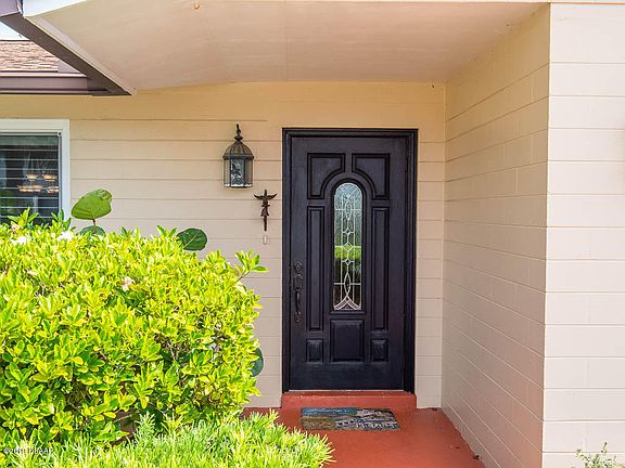 2nd image of 25 Wisteria Dr