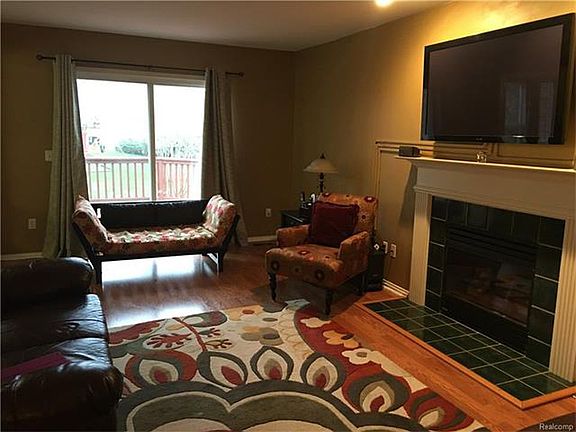 4th image of 41562 Strawberry Ct #19