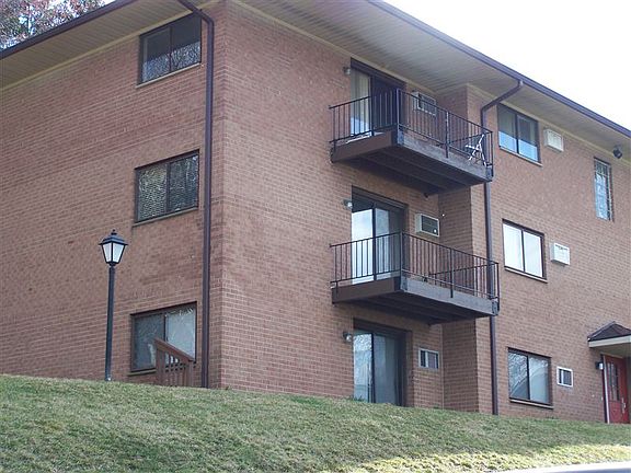 Riddle Glen C-10 Exterior