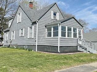 405 SE 5th St, Fairfield, IL 62837