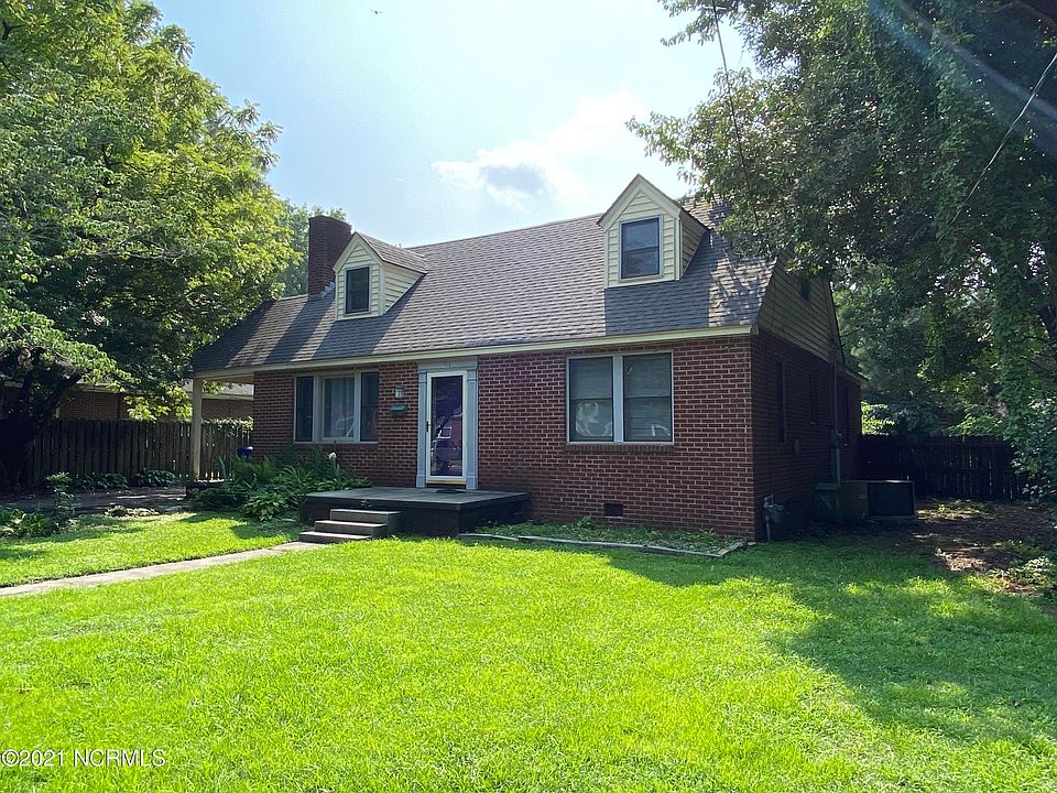 1st image of 102 S Elm St